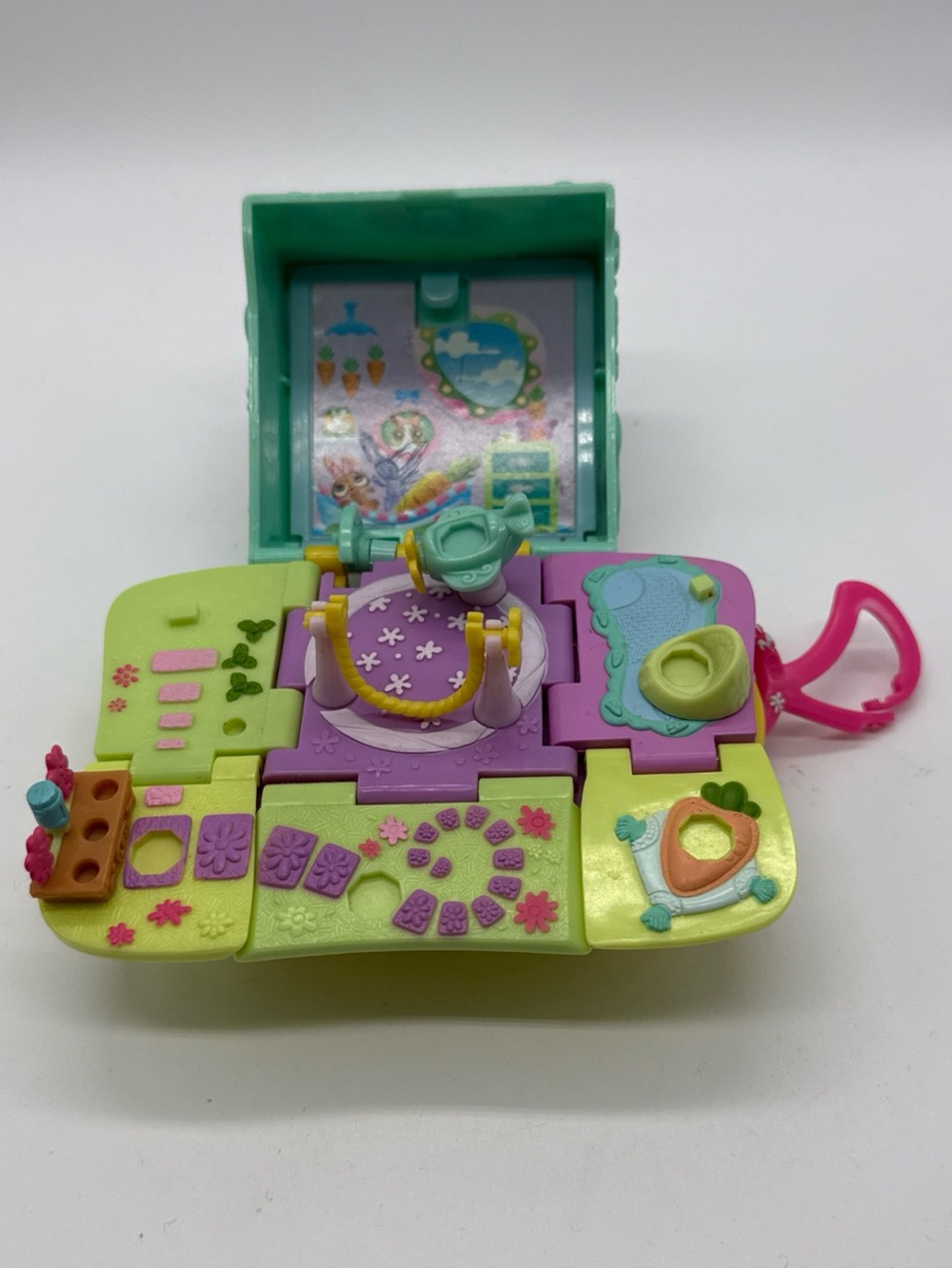 2006 LPS Littlest Pet Shop Teeniest Tiniest Bunny Play Set Pop Up Keychain Green